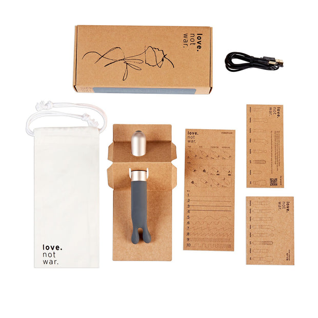 Love Not War - Laska Grau