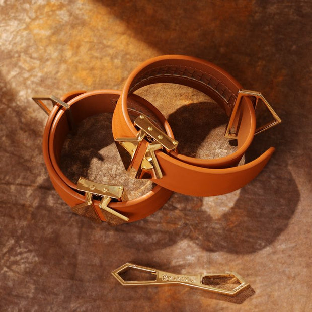 LOCKINK - Fuß- und Handfesseln Set - braun