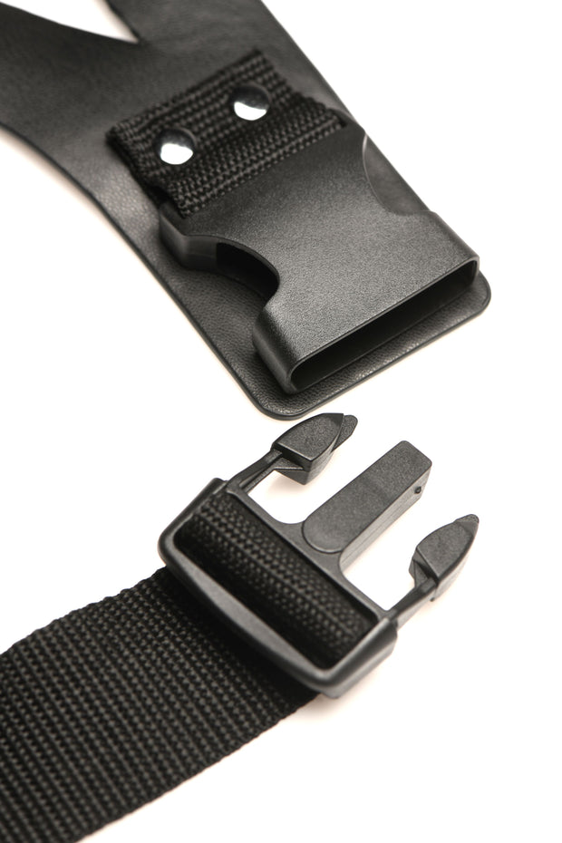 XR Brands - Thunder Strap Wand Oberschenkel-Harness - Schwarz