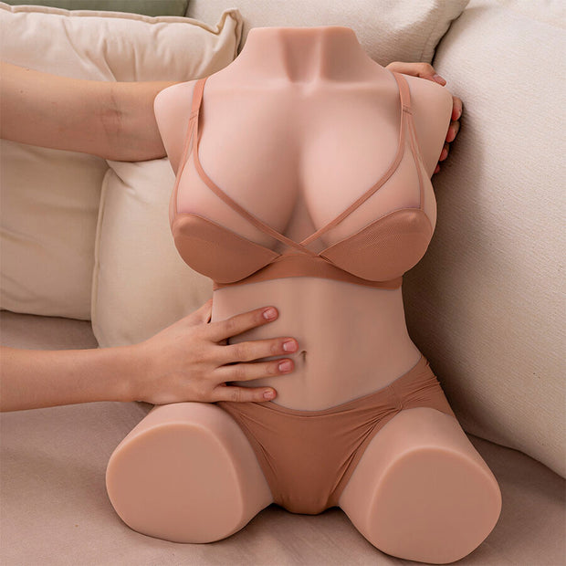 XISE - DANIA THRUSTING REALISTISCHER TORSO MIT WEIBLICHER VIBRATION 52 CM