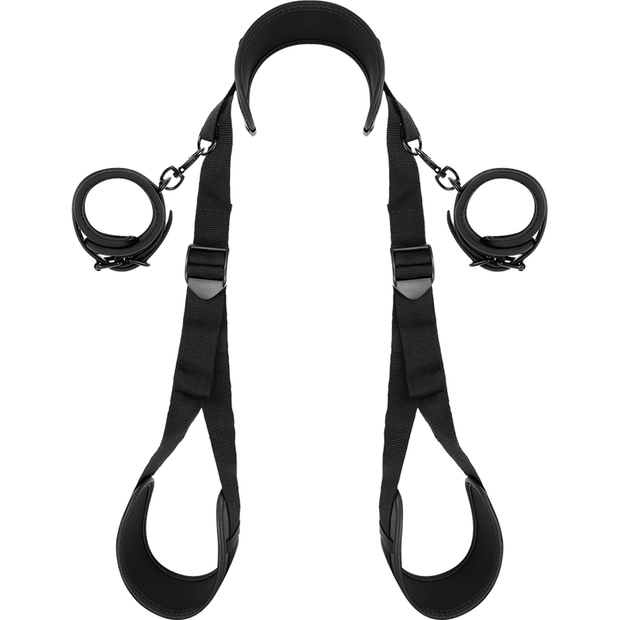 FETISH SUBMISSIVE - POSITION MIT OFFENEN BEINEN UND HANDSCHELLEN MIT NOPRENE-FUTTER