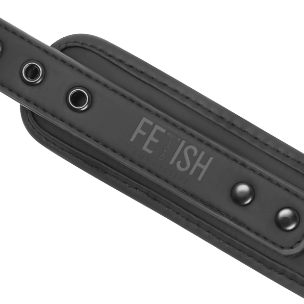 FETISH SUBMISSIVE - HALSKETTE UND HANDSCHELLEN AUS VEGANEM LEDER MIT NOPRENE-FUTTER